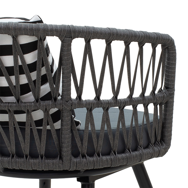 Fotel Naoki pakoworld metal i zi-pe gri-jastëk i zi/bardhë