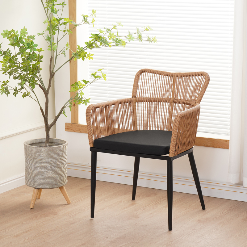 Naoki Pakoworld Fotel pe rattan -metal në Finiturë Natyrale me Këmbë/Jastëk të Zinj 59x62.5x82cm