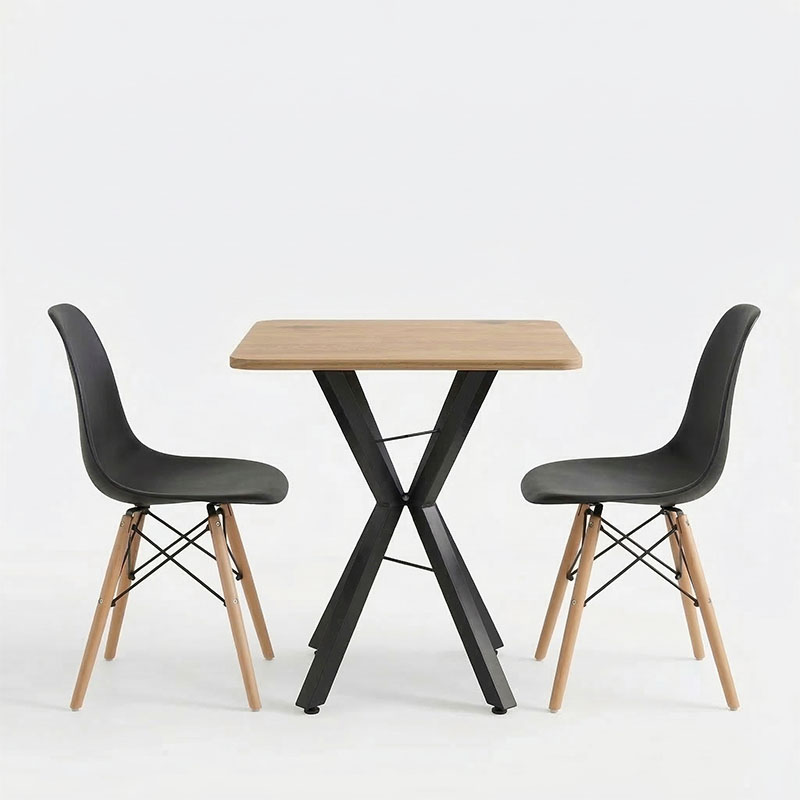 Dhomë ngrënie me karrige të zeza Julita dhe tavolinë lisi Prestone 70x70x75cm Set me 3 copë