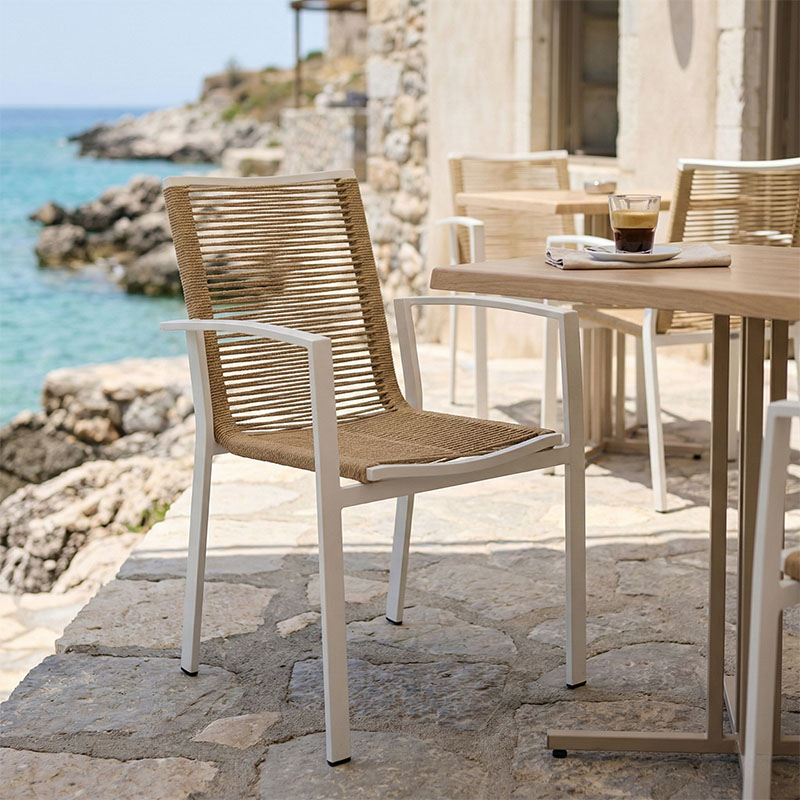 Fotel alumini Jonian pakoworld i palosshëm i bardhë-tekstil në nuancë natyrale 57x63x83cm