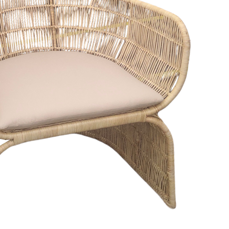 Fotel Jake Inart me jastëk bezhë-rattan natyral 110x86x145cm