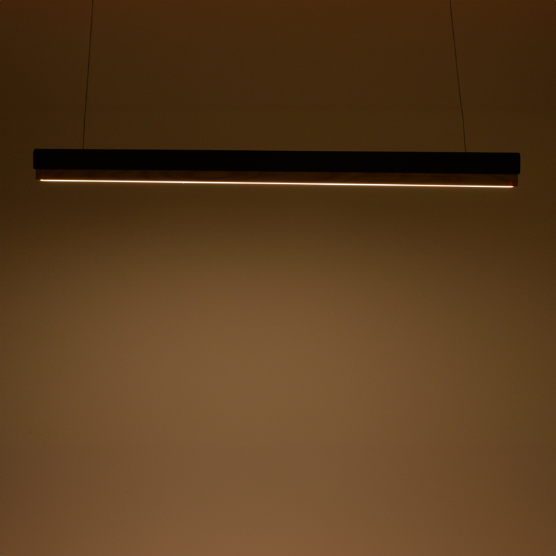 Llambë tavani Rafmole pakoworld led metal-dru i zi 120x7.5cm