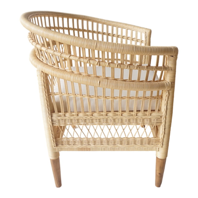 Fotel Necorian pakoworld dru tik dhe pe rattan në ngjyrë natyrale dhe jastëk i bardhë 80x70x87cm