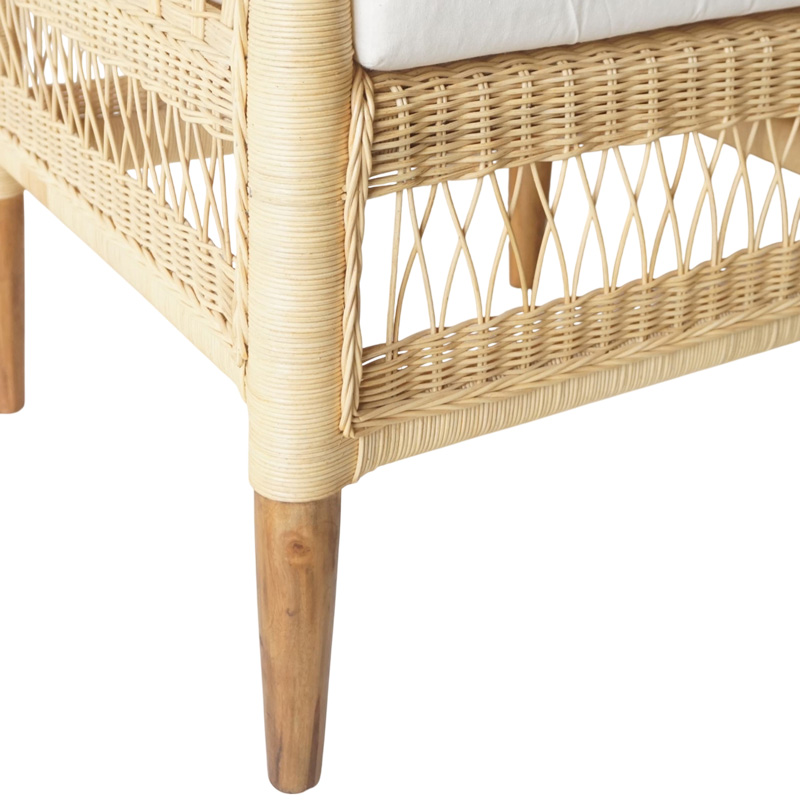 Fotel Necorian pakoworld dru tik dhe pe rattan në ngjyrë natyrale dhe jastëk i bardhë 80x70x87cm