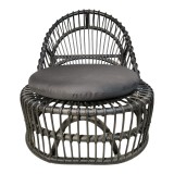 Fotel Tromso pakoworld rattan PE në ngjyrë të zezë dhe jastëk i zi 80x85x98cm