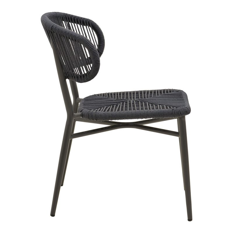Karrige alumini-pe rattan Agus pakoworld e palosshme në nuancë të zezë 55x63x77cm