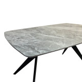 Tavolinë Ezali pakoworld guri i sinterizuar me pamje mermeri gri me këmbë metalike të zeza 140x80x75cm
